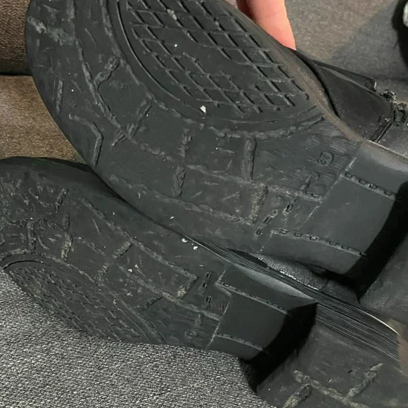 Multi-textured black booties - Picture 14 of 16